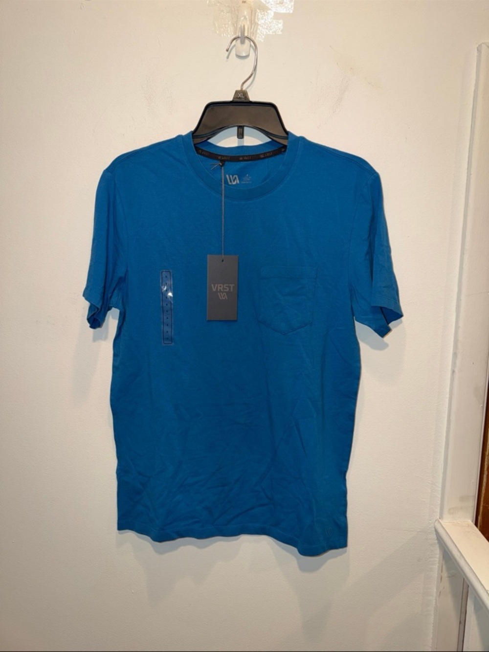 VRST Men’s Graphic Tshirt. Size Small (NWTS)